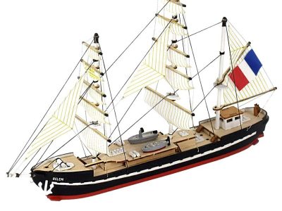 Maquette en bois du Belem