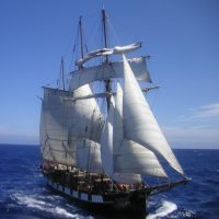 Le Belem naviguant en mer