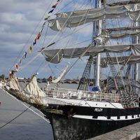 Poupe du Belem accosté au port